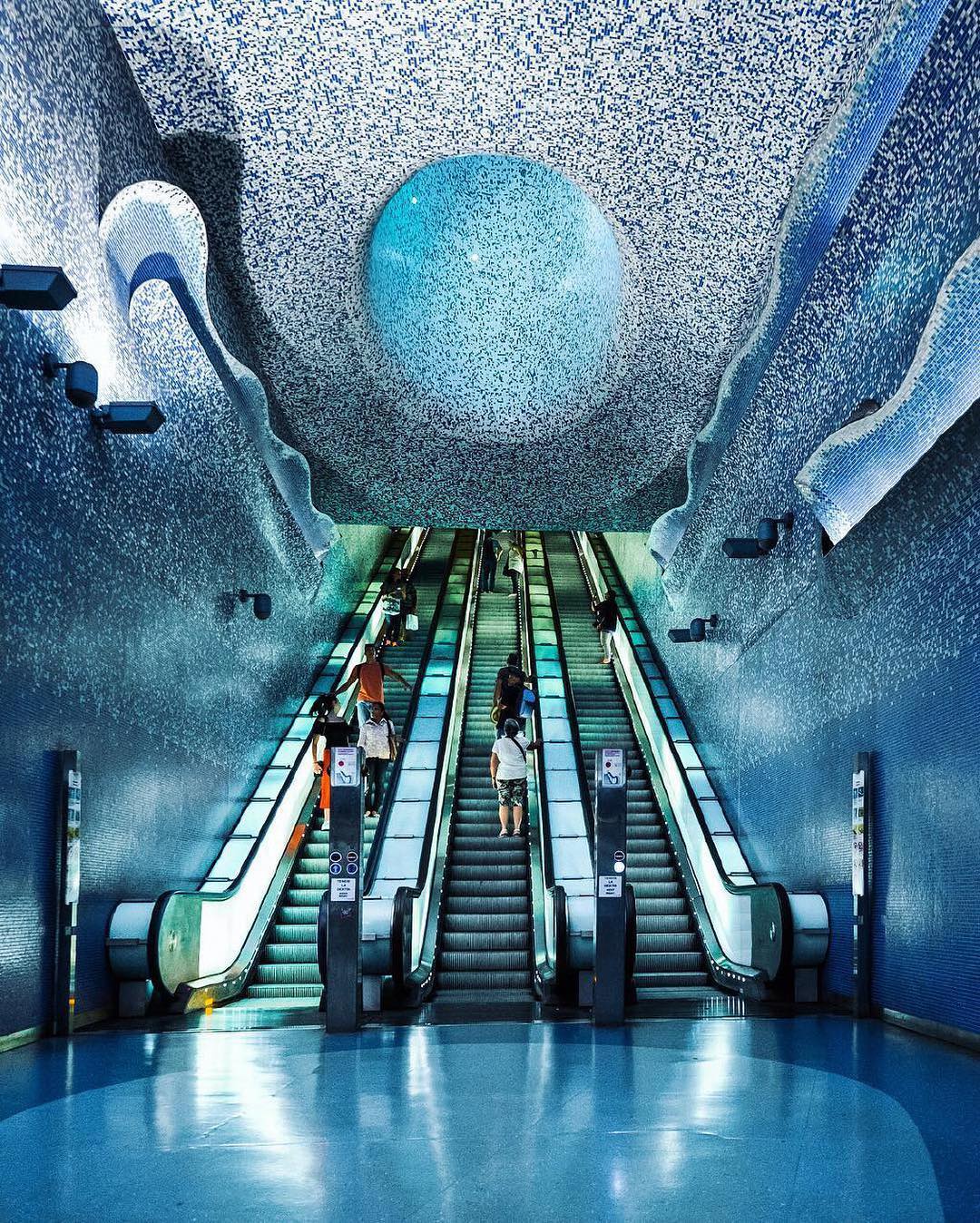 Art in Underground Stations