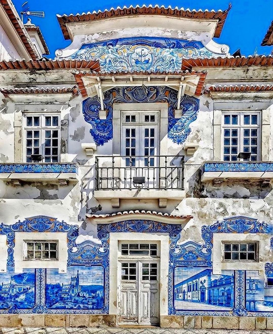A picture of Portuguese azulejos